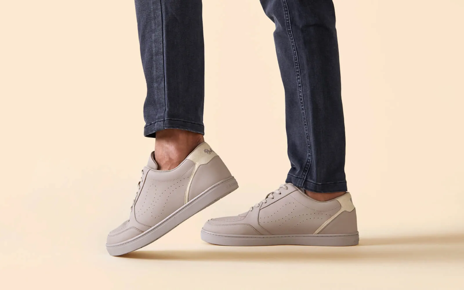 Casual Pop Sneakers : Taupe