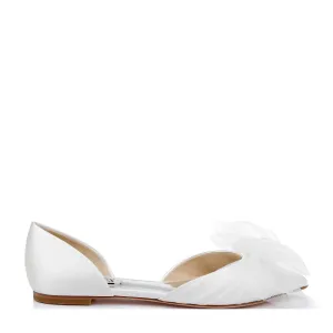 Fergie - Pointed Toe Flats With Tulle Bow - White