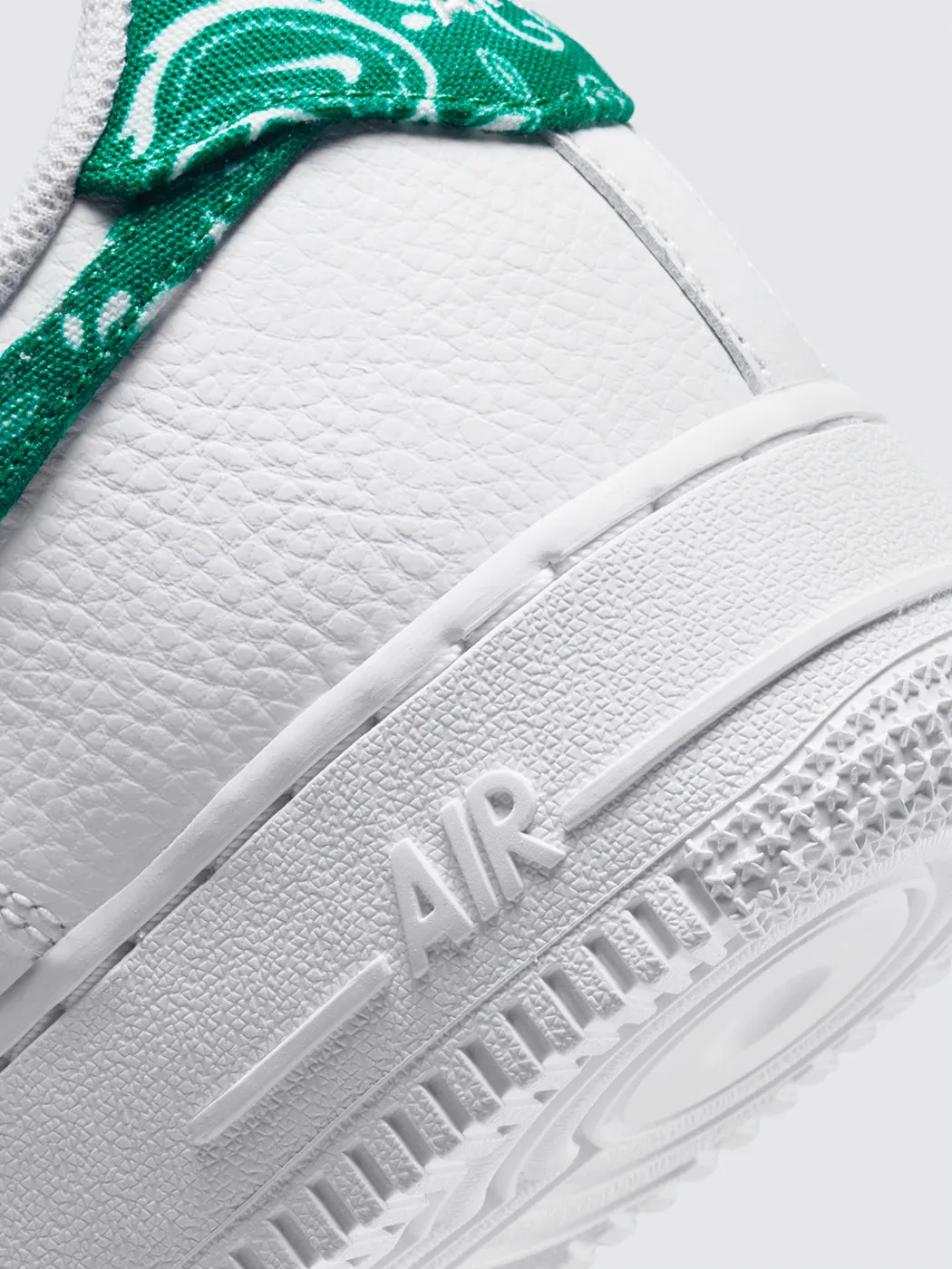 Nike Air Force 1 '07 Essential - White/Malachite-White-White